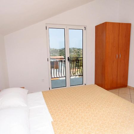Apartments By The Sea Grebastica, Sibenik - 4881 Baselovici Phòng bức ảnh